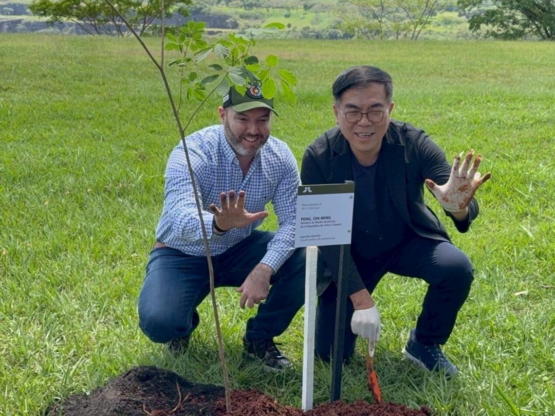 環境部啟動跨國碳權合作！與巴拉圭推兩大示範案，面對日本、新加坡積極佈局，台灣如何卡位全球碳市場？